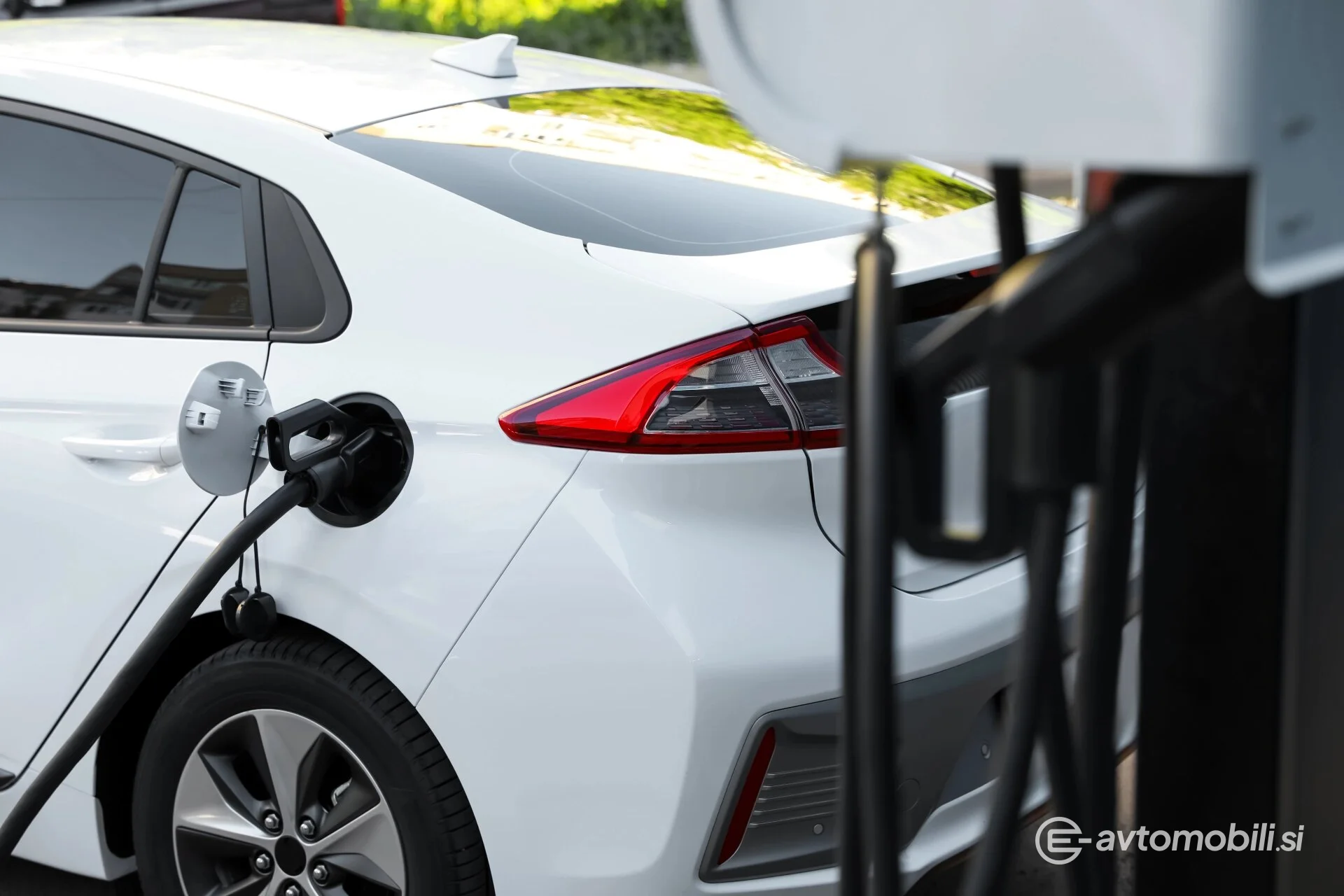 Tesla Model 3 – Polnenje vozila