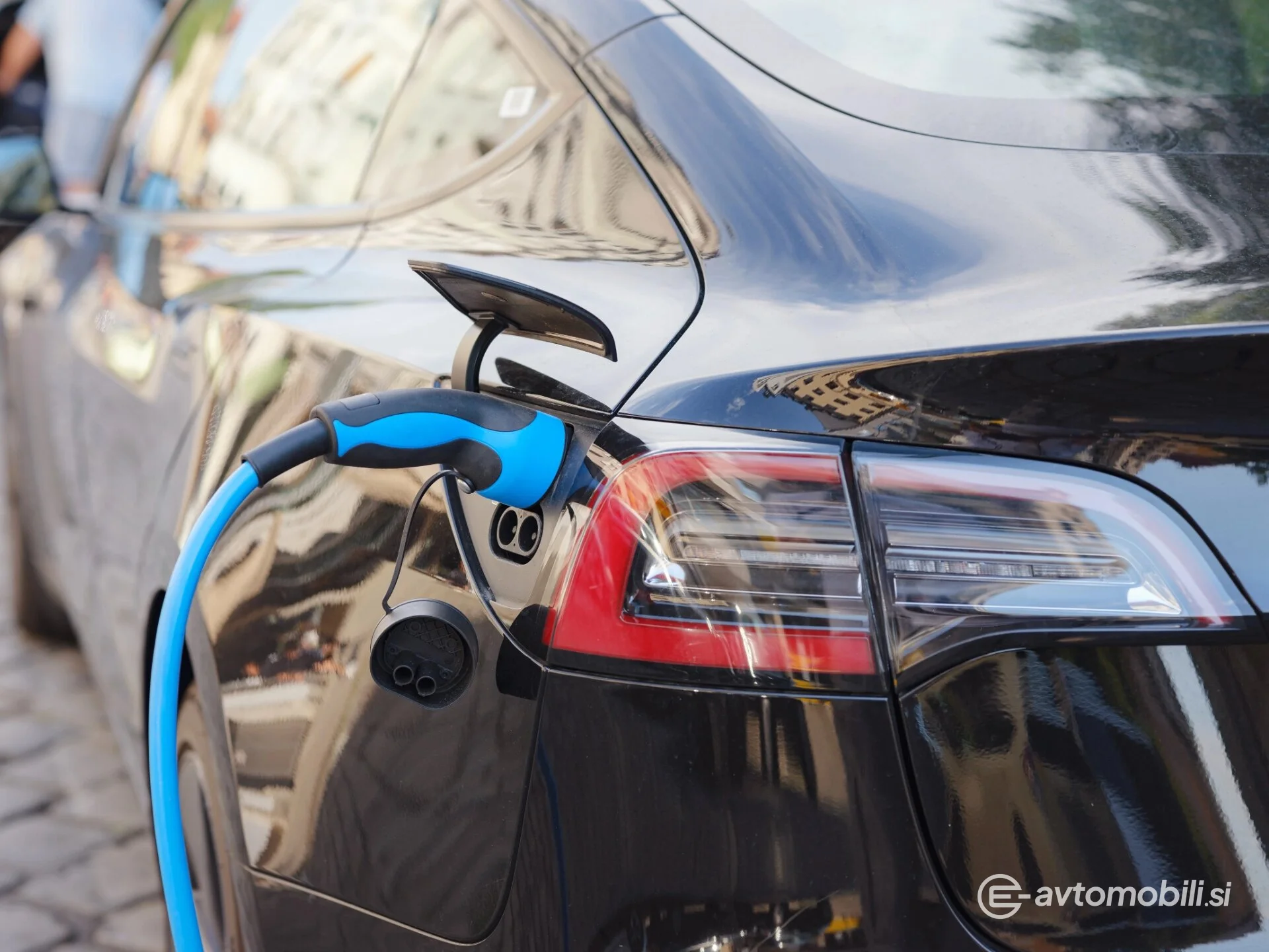 Prodam Tesla Model X – fotografija 1